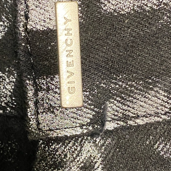 Givenchy - Picture 9 of 15